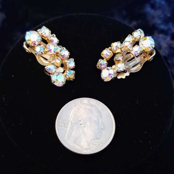 Sparkling Vintage Prong Set Rhinestone Aurora Borealis Earrings - Picture 8 of 8